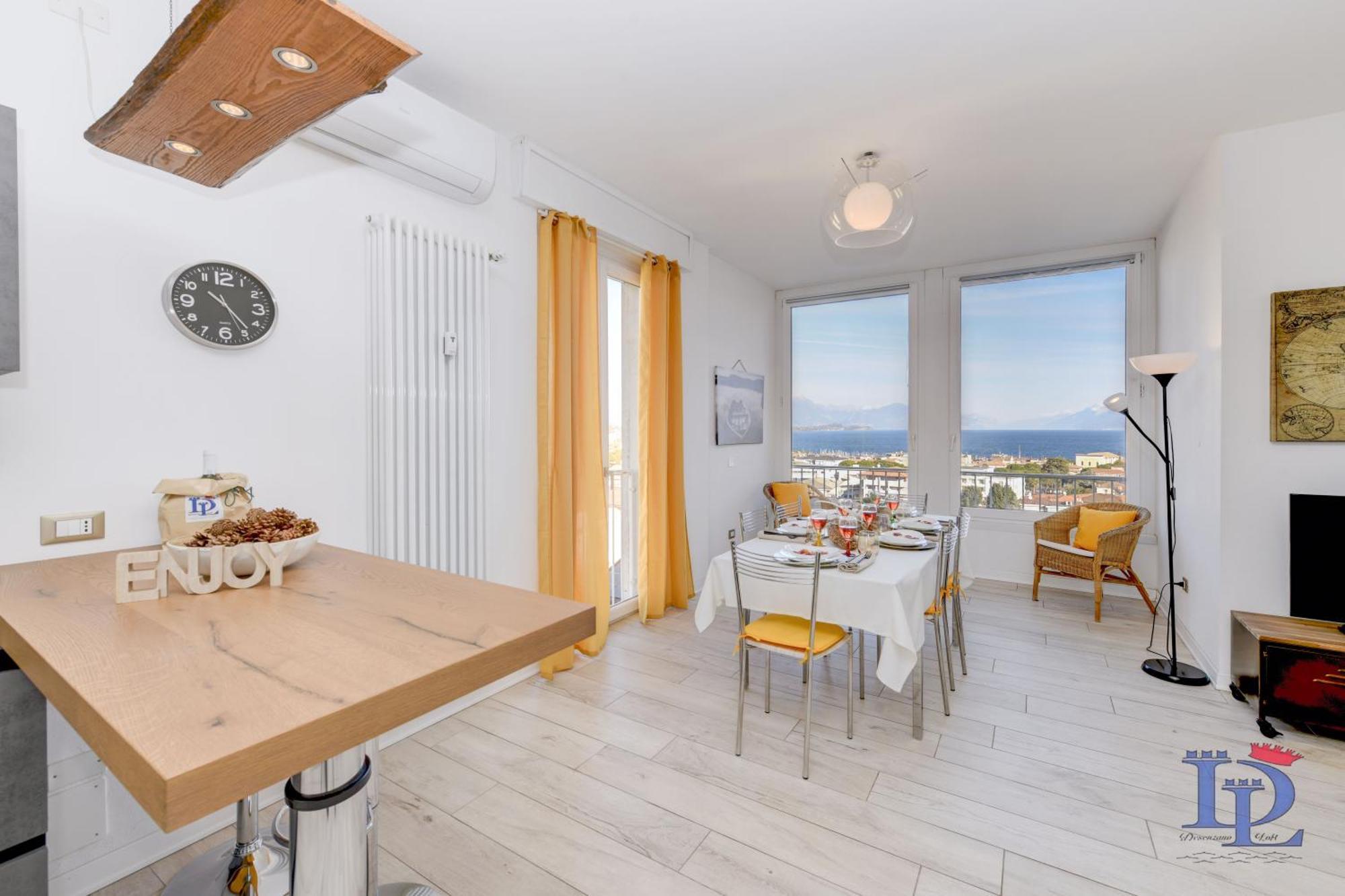 Desenzanoloft Official Partner Marriott Homes & - Window Of Family With Parking Spot Apartment *